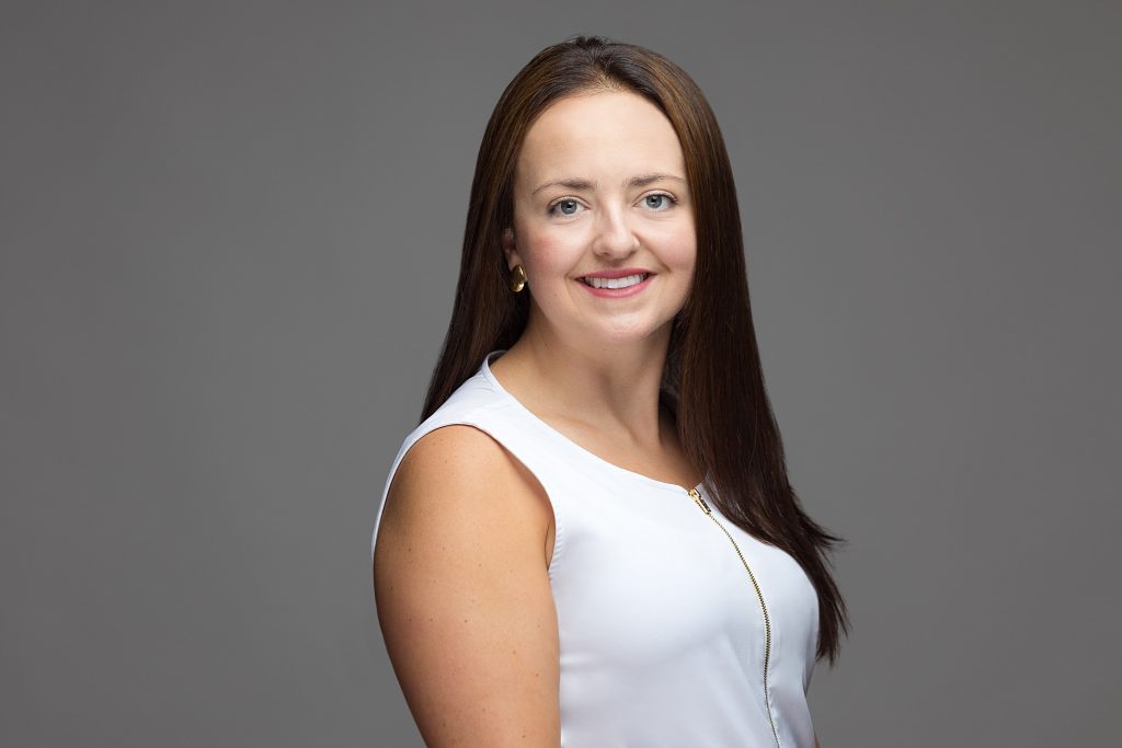 Beatriz's personal branding using her professional headshots increases her visibility online. 